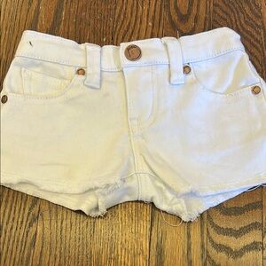 Zinc White Shorts with Frayed Hem and Belt Loops